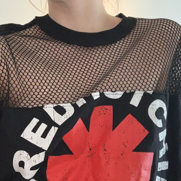 Urban Outfitters Tops - RHCP❤️ Band Tee!